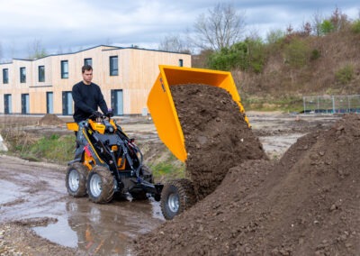 SKID STEER GIANT GS800G