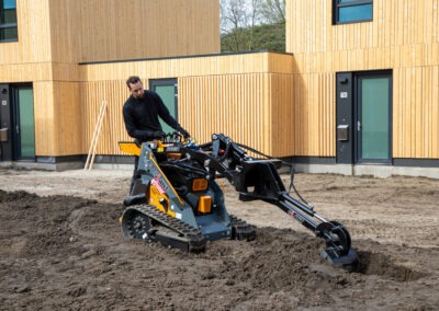 SKID STEER GIANT GS950T